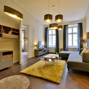 s23-aparthotel-budapest.inbudapesthotels.com/